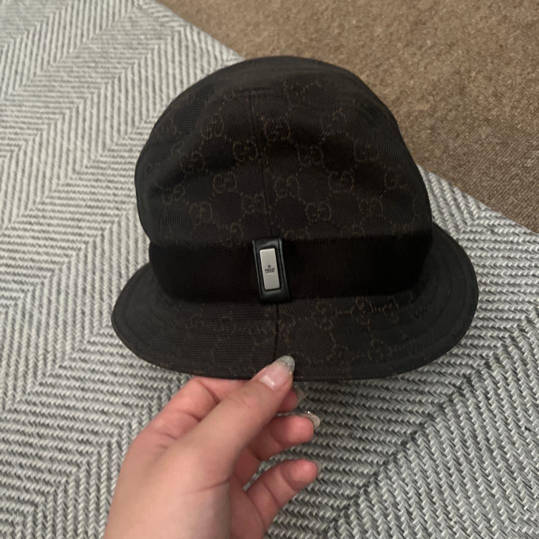 GUCCI ブラック ロゴパターン ハット F