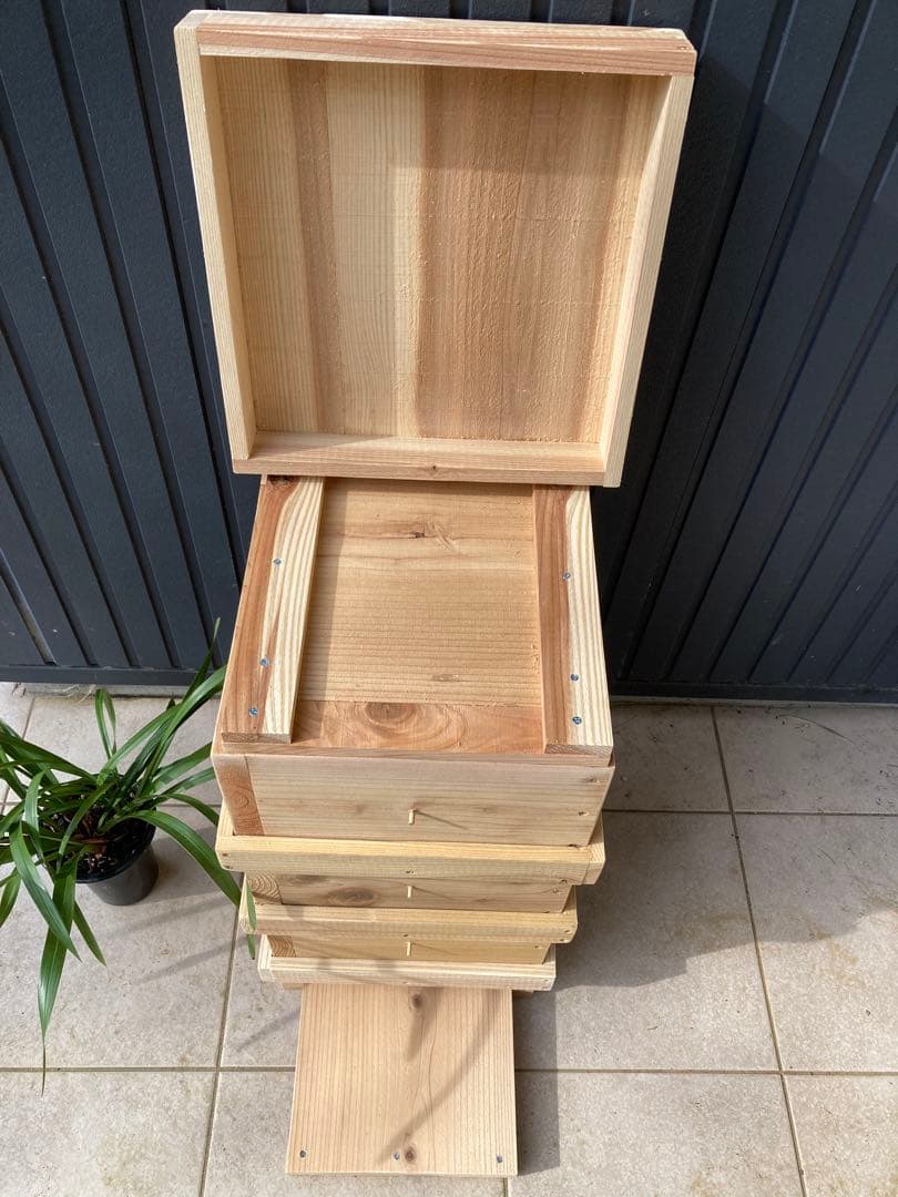 日本ミツバチ用巣箱　重箱式　キンリョウヘンおまけ