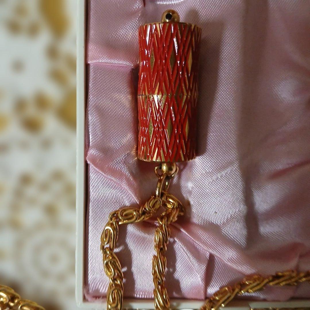 Junjun レッド系装飾的時計内蔵型ネックレス