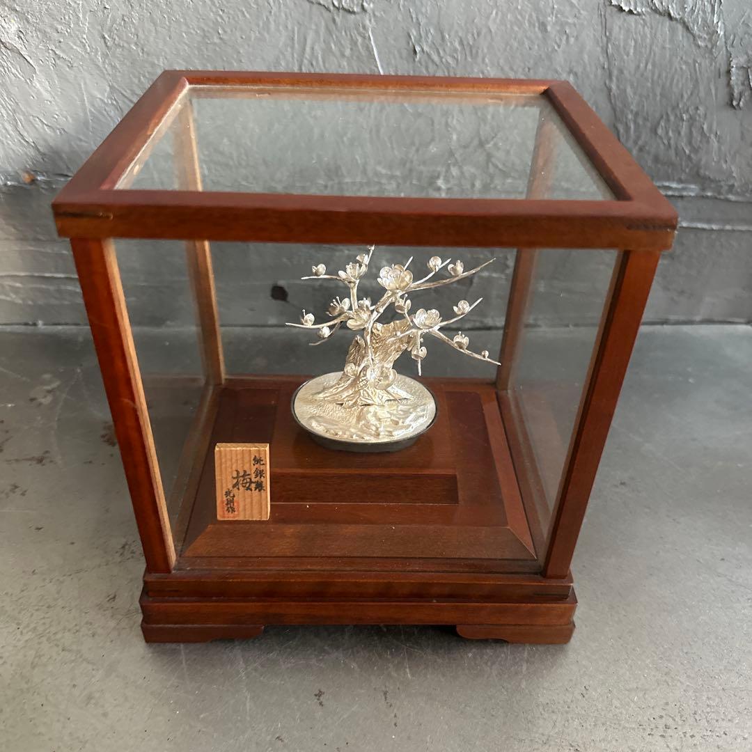 銀製 梅の木の彫刻 ガラスケース付き　光則作