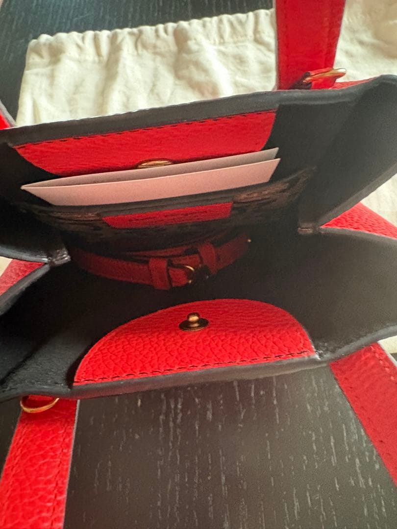 フェラガモ　ミニ　バッグ　2way レッド