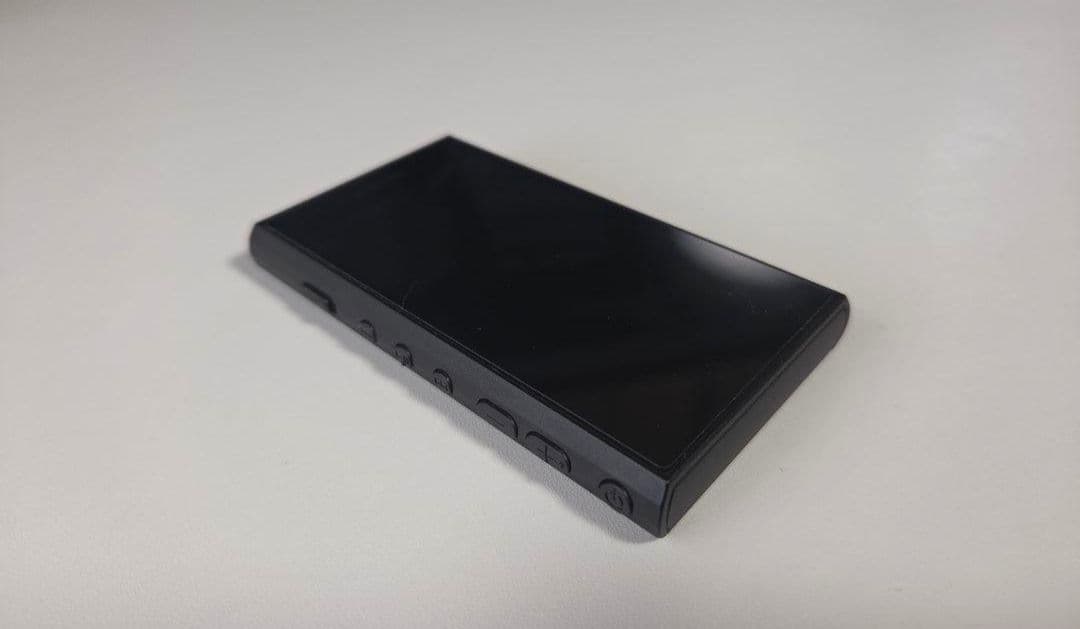 SONY NW-A306 32GB ブラック　純正シリコンケース（中古）付き