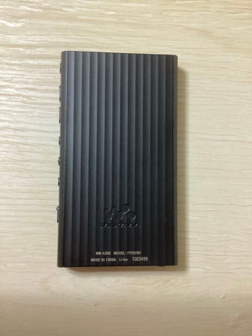 SONY NW-A306 32GB ブラック　純正シリコンケース（中古）付き