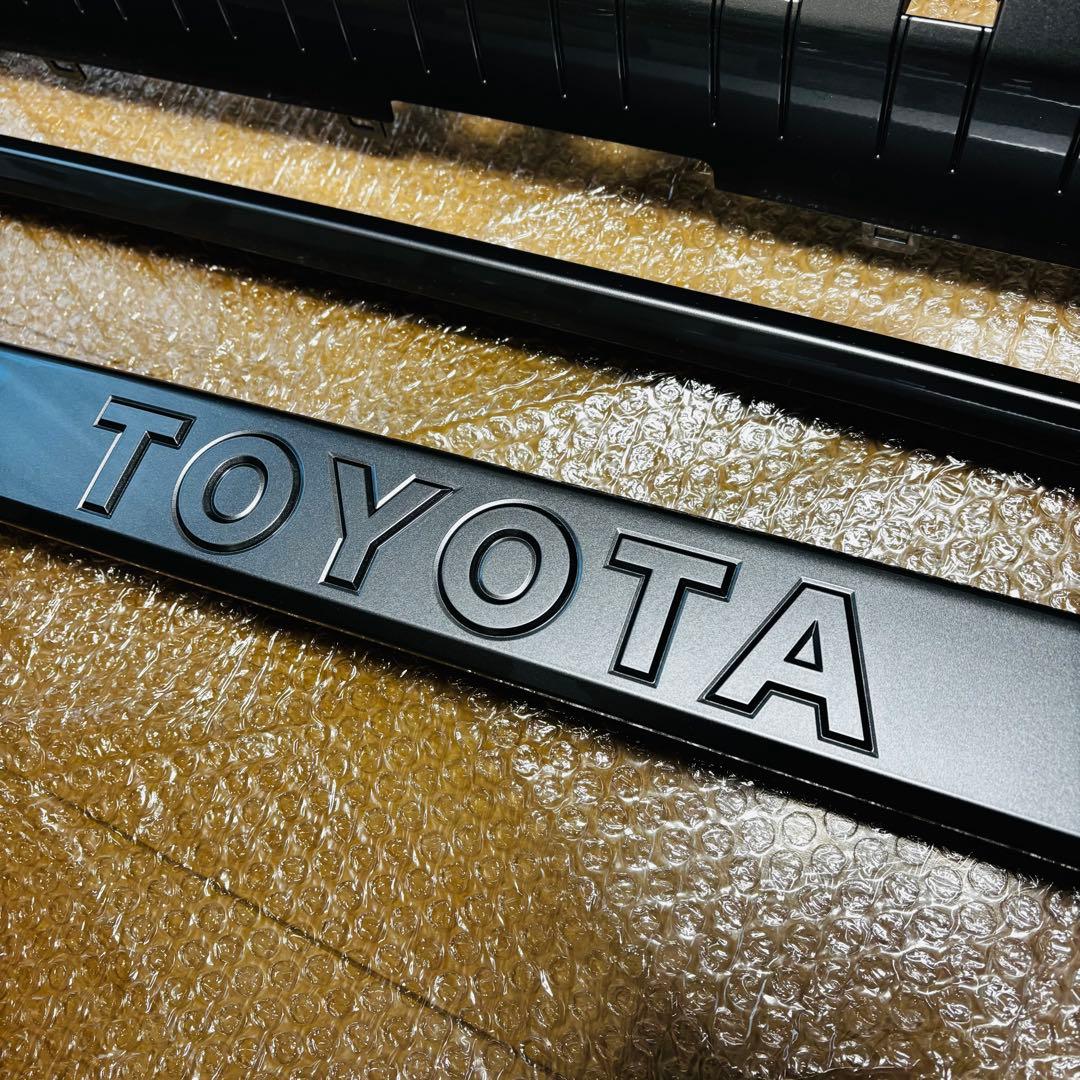 ランクル250 純正納車前取外し フロントバンパー、リアガーニッシュ　3点セット