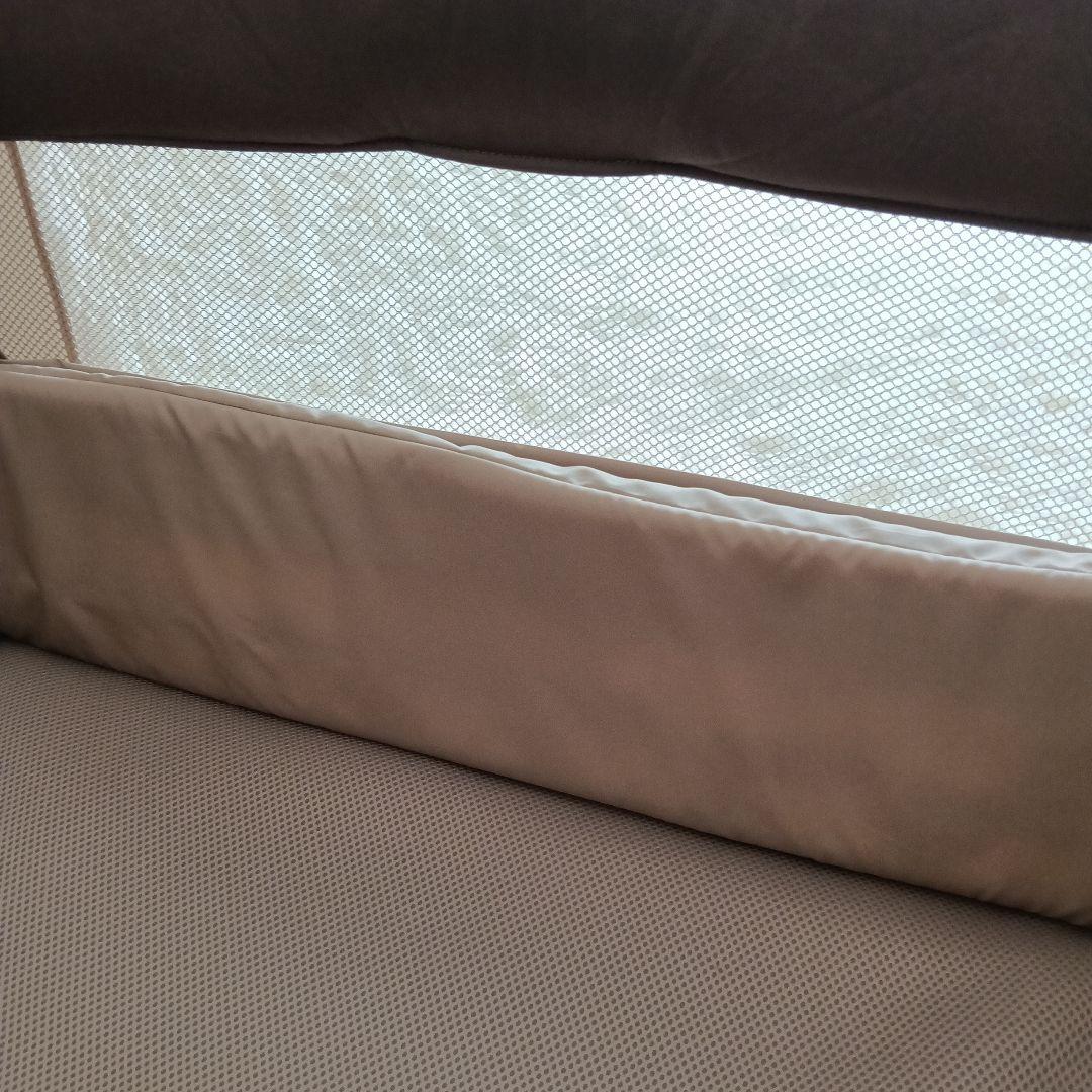 Apricaココネルエアーベビーベッド メッシュ ブラウン・ベージュ66047