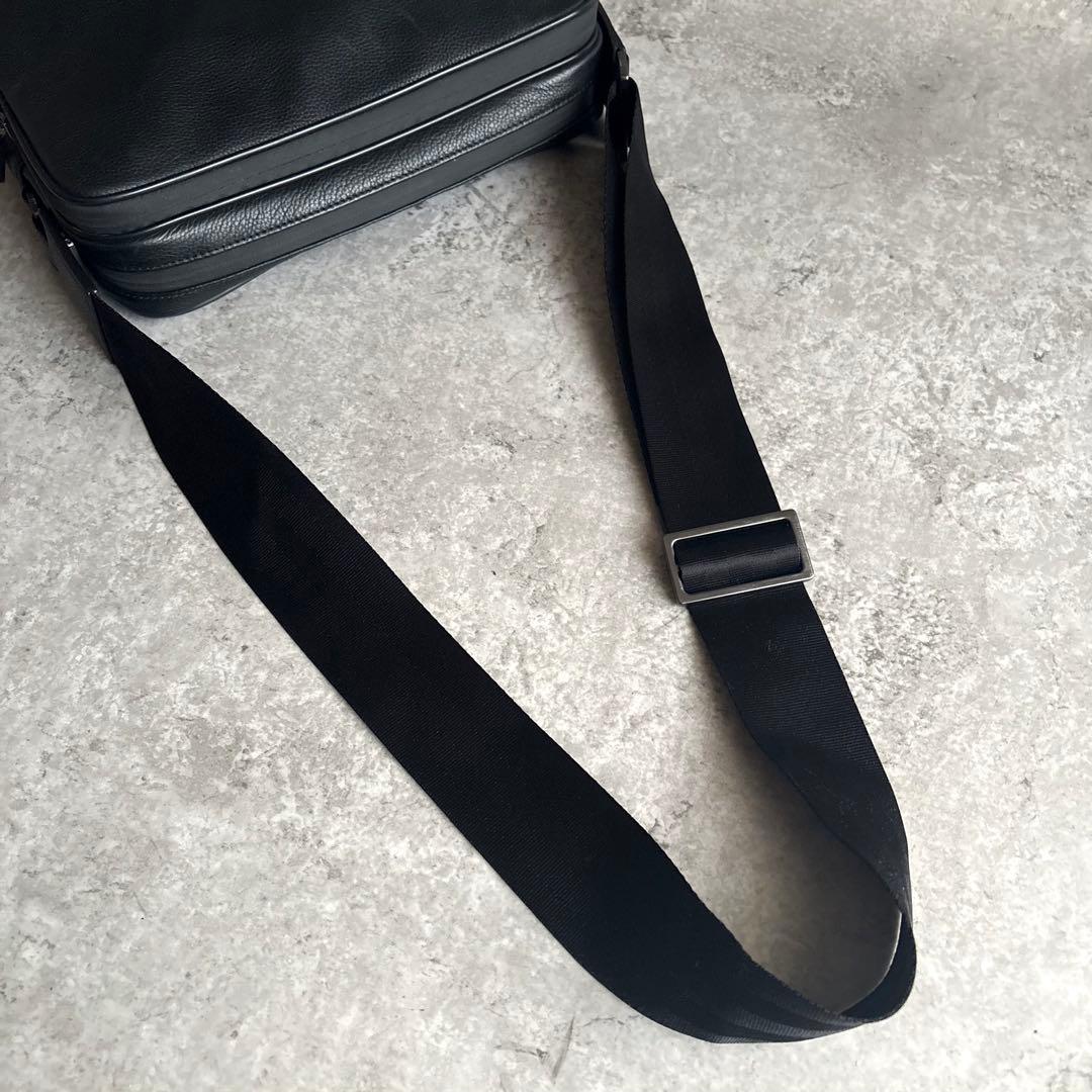 【のりぴ様】dunhill メタルタグ ショルダーバッグ グレインレザー