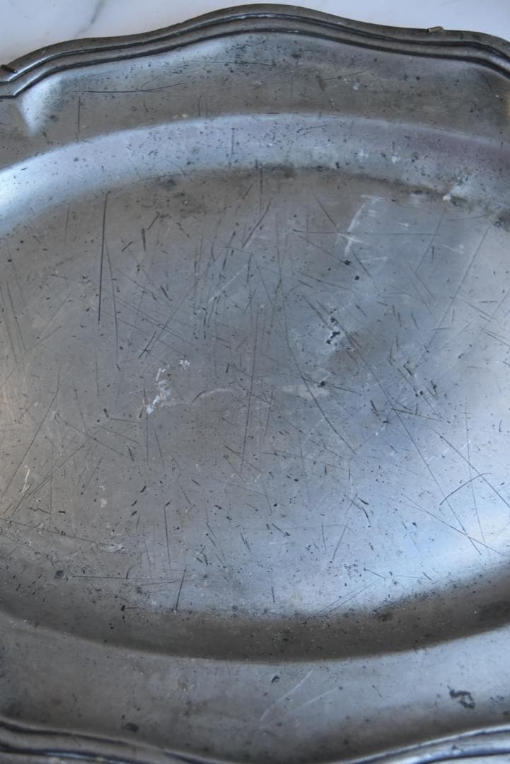 とても重いです！フランス19世紀　キズキズのエタン花リム楕円皿　アンティーク