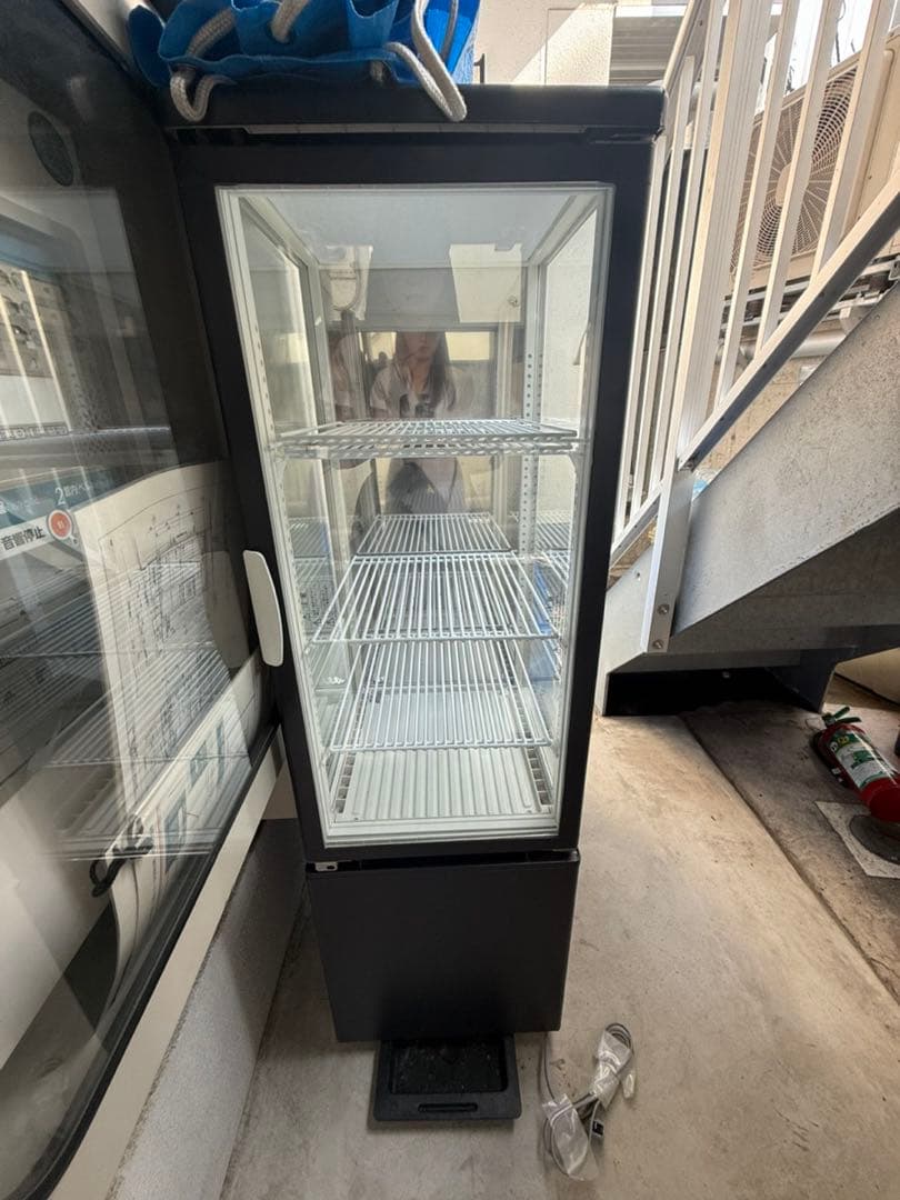 【黒色希少】タテ型タイプ 3面ガラスタイプ 冷蔵ショーケース