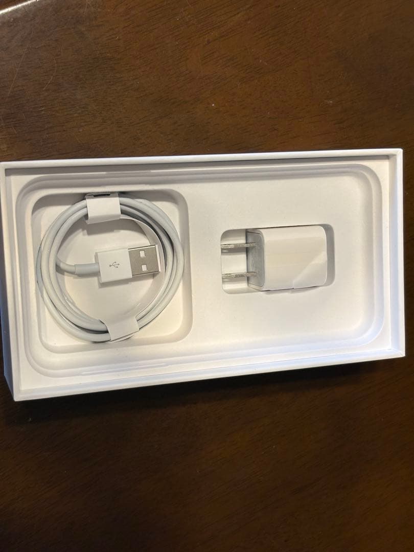 【新品イヤホン・充電器付・箱付き】Apple iPhone XR 本体 ホワイト