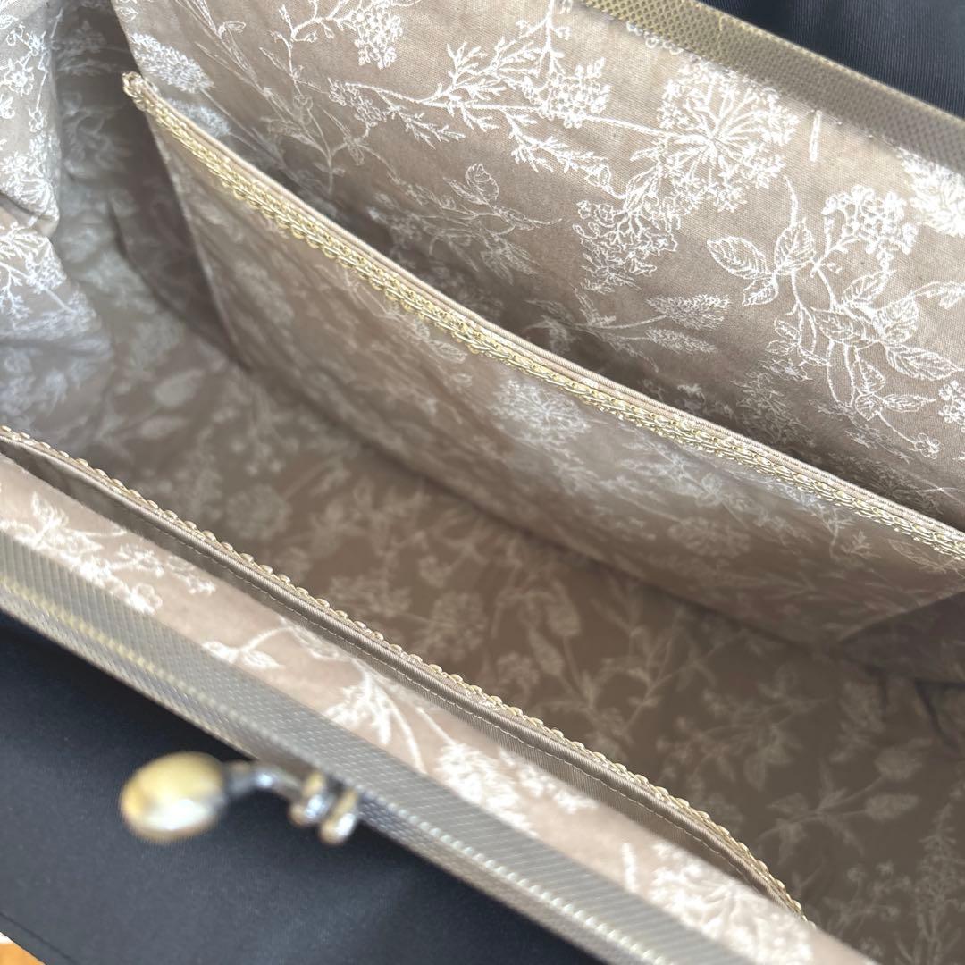 44　特大あおりがま口バッグ　ハンドメイド