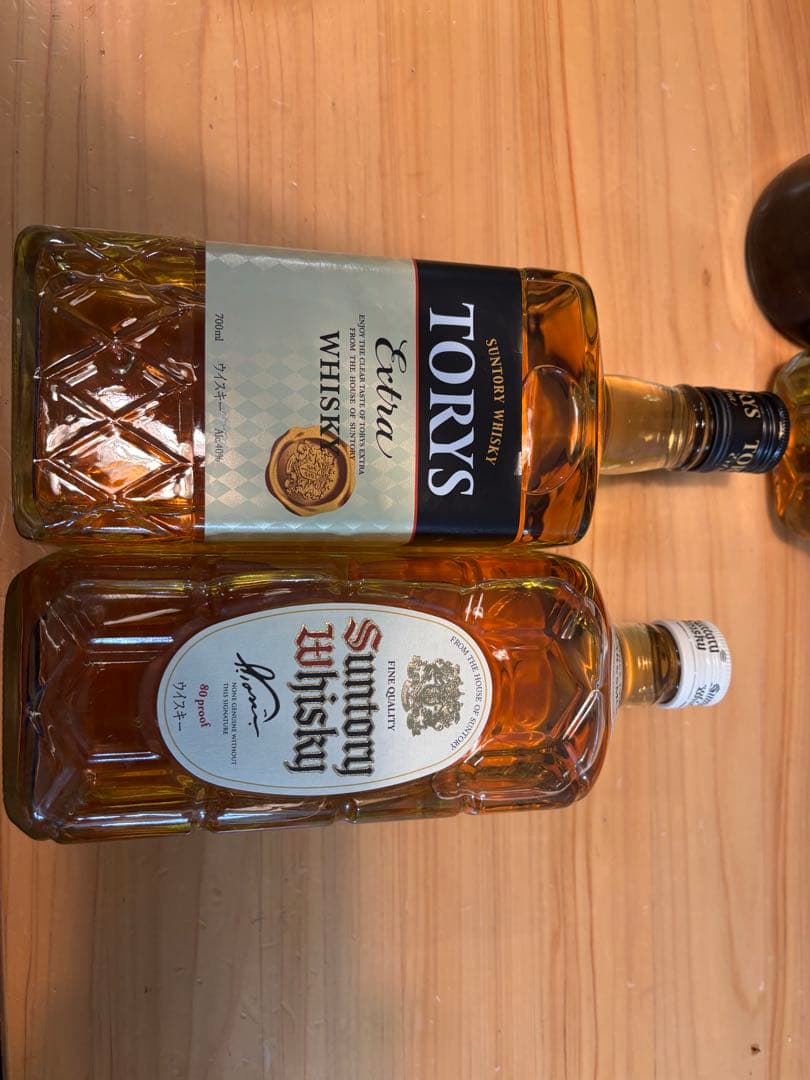 ニッカウィスキー　白角　サントリーウィスキー　トリスextra