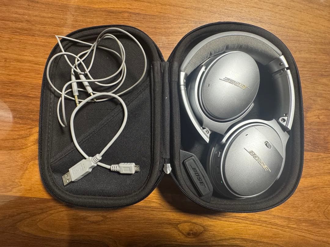 Bose QuietComfort 35 ワイヤレスヘッドホン　シルバー