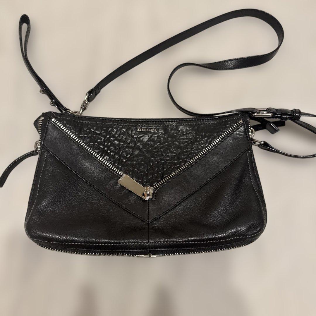 極美品　本革　DIESEL ブラックレザーショルダーバッグ