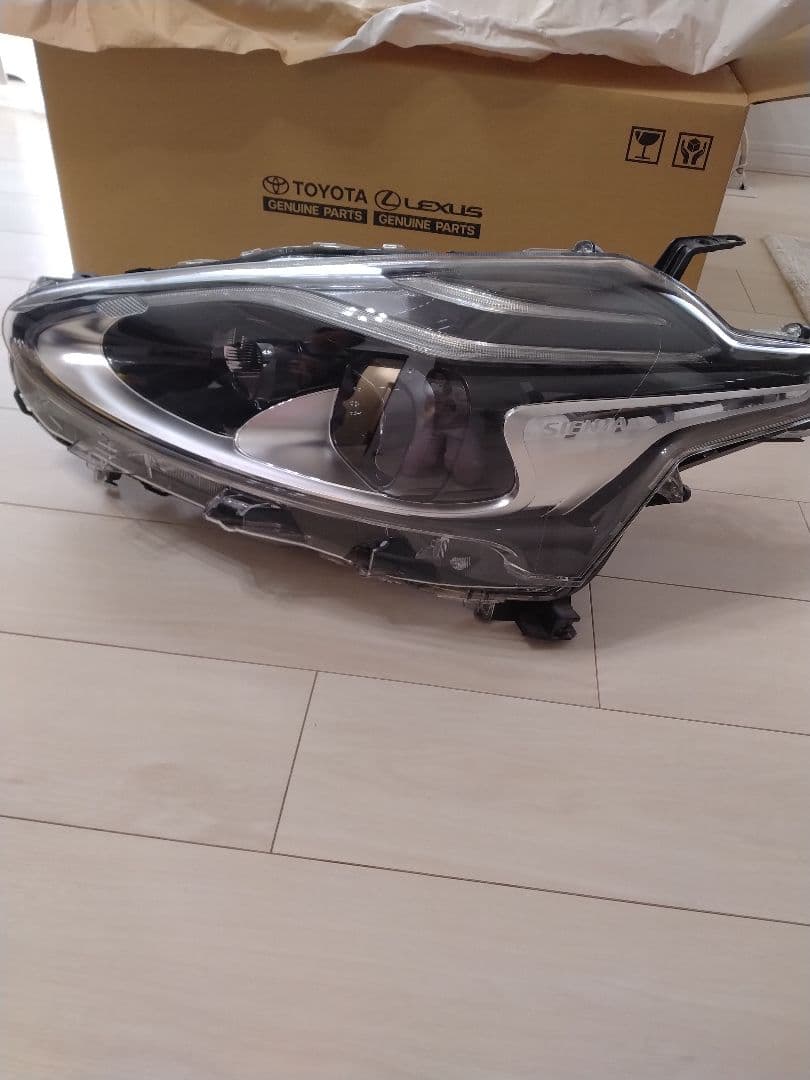 トヨタ シエンタ　 ヘッドライト