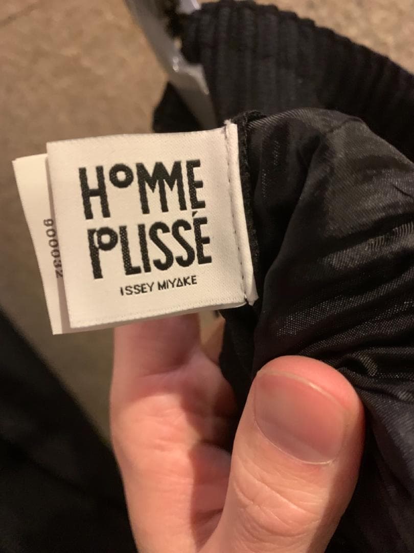た*様 homme plisse イッセイミヤケ プリーツパンツ 黒 2