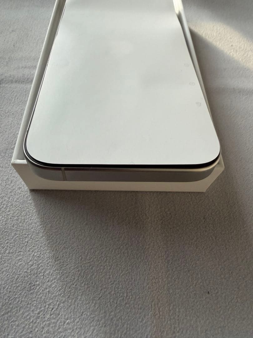 iPhone15pro 白 本体256GB 中古極美品