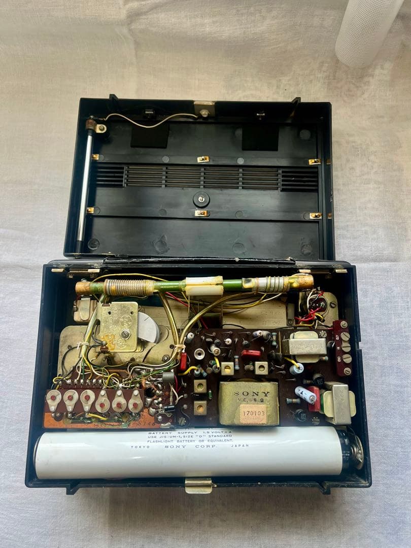 【動作品】希少 難ありSONY TR-812 MW/SWラジオ 昭和レトロ