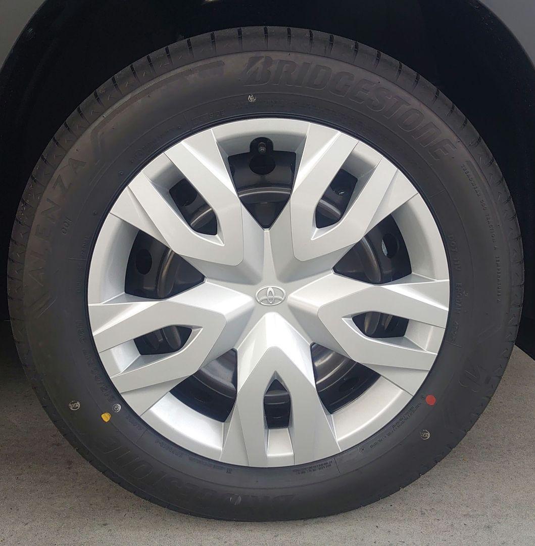 トヨタ 17インチ純正スチールホイール＆キャップ＆タイヤ カローラクロス