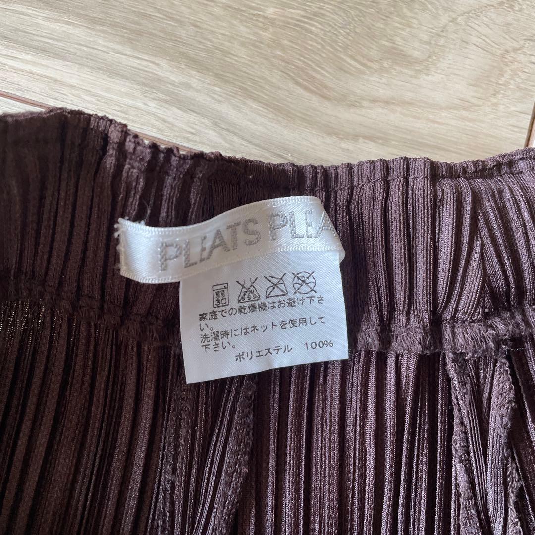 プリーツプリーズ　パンツ　は