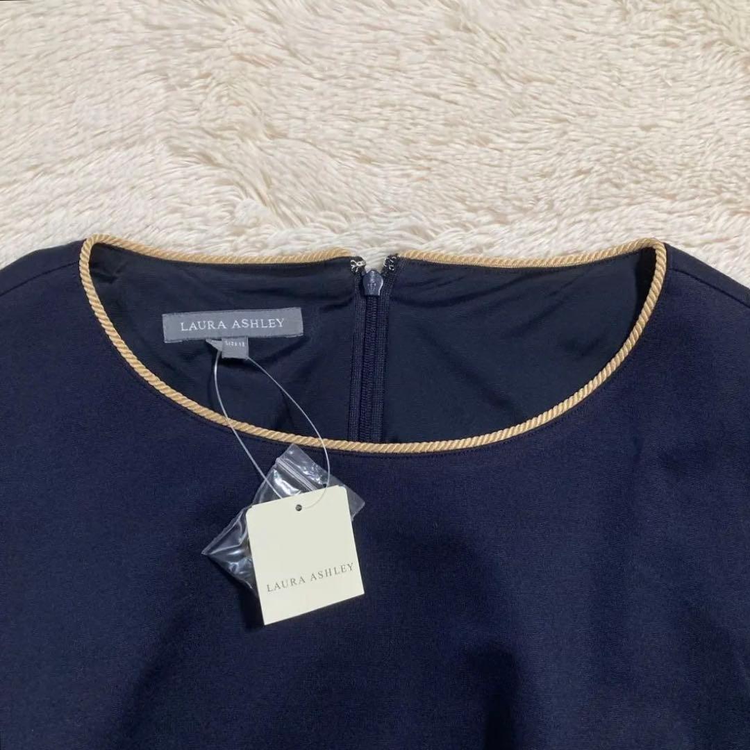 未使用タグ付 ローラアシュレイ ひざ丈ワンピース フレア 七分袖 紺色