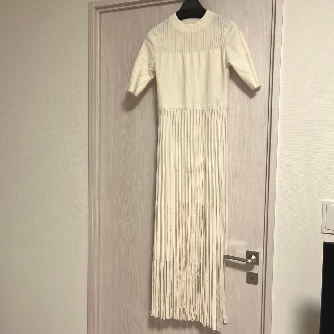 最終値下げアニュアンス・ボトルネックワンピース