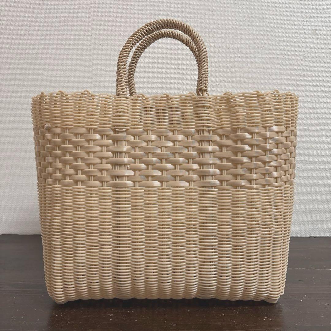 新品 Diminutivo チューブシリーズ 正方形L ナローソリッド です♩