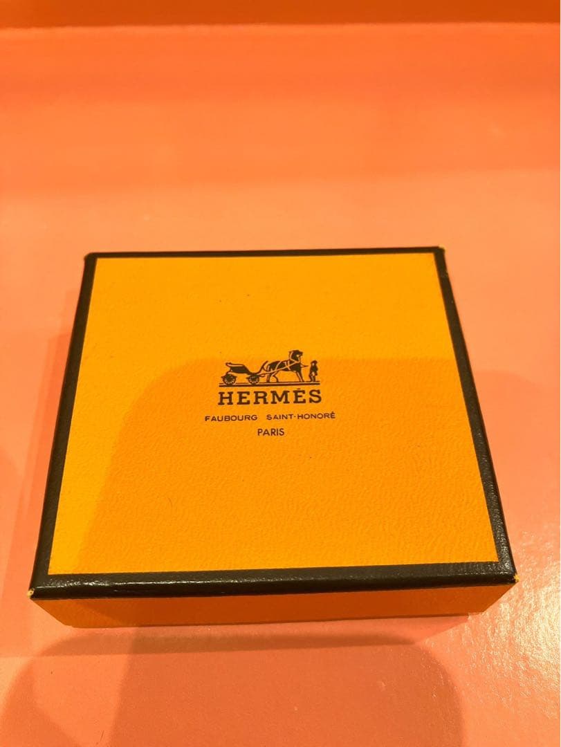 HERMES エルメス　オレンジ レザーバングル