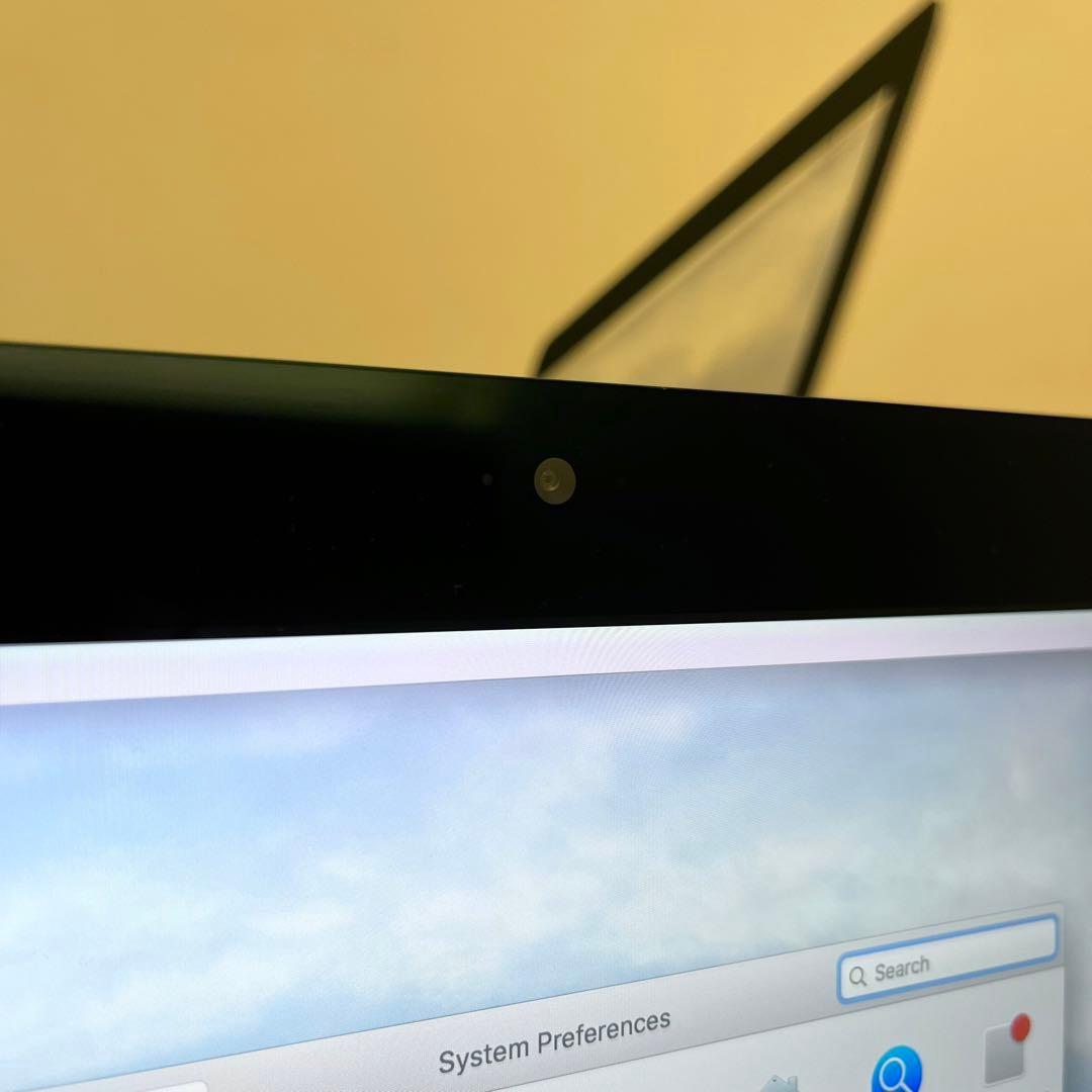 iMac 21.5インチ ワイヤレスキーボード・マウス付き