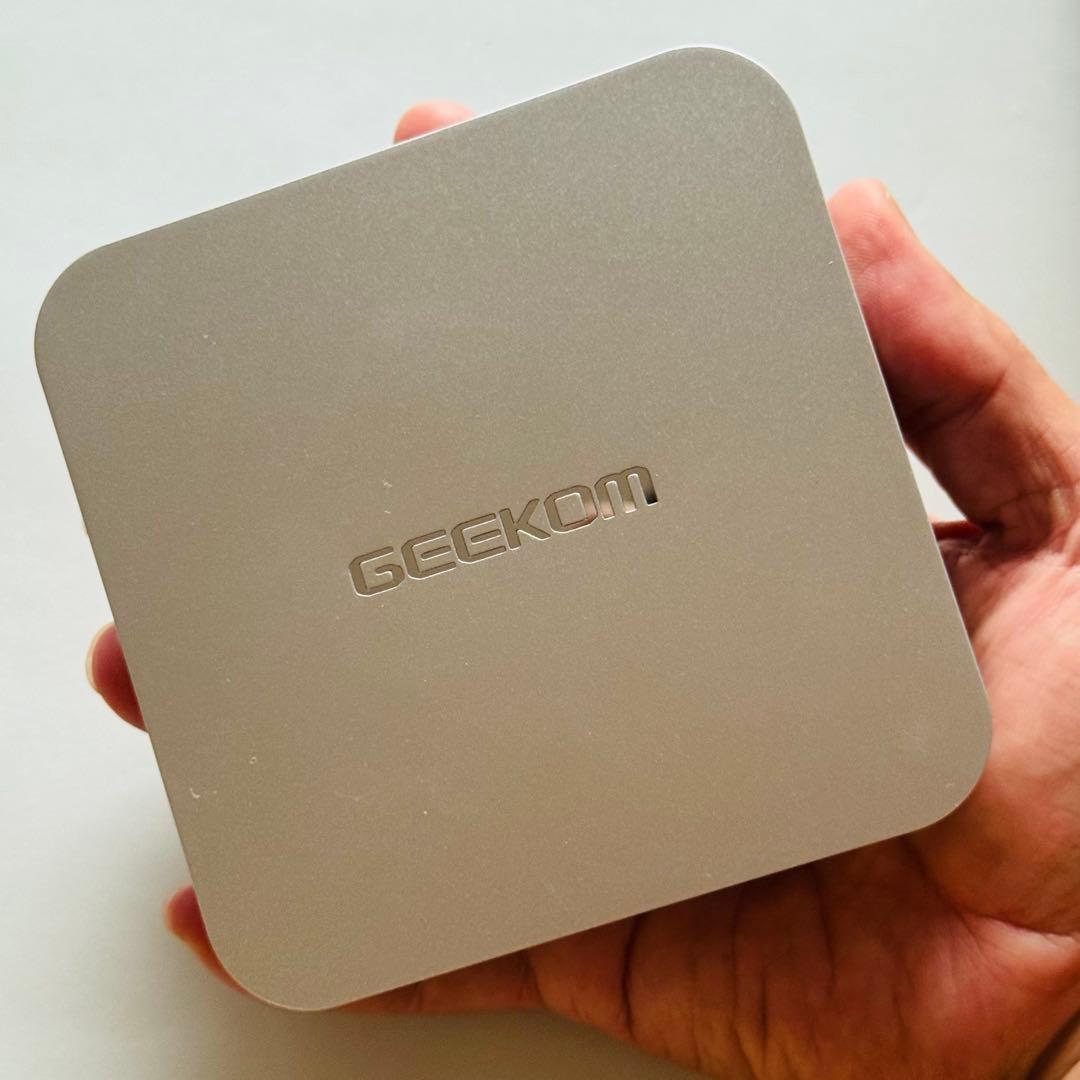 【美品】小型PC GEEKOM A6 AMD Ryzen 7 6800H搭載