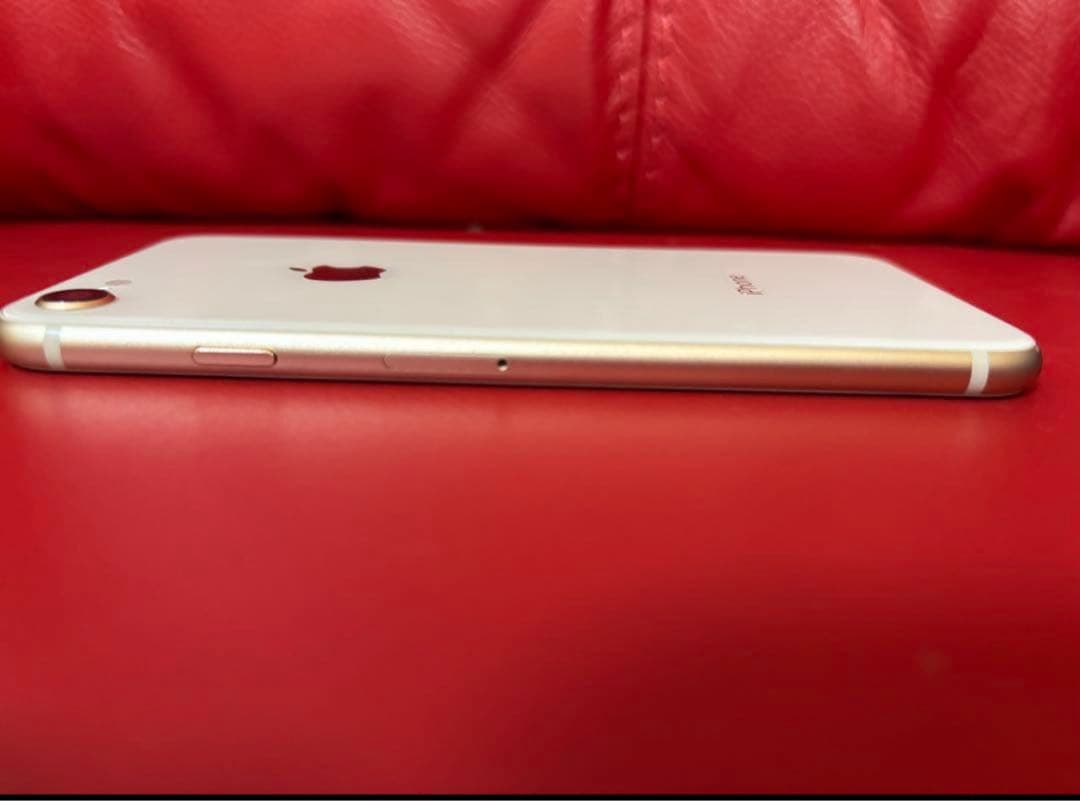 Apple iPhone 8 ゴールド 本体　64GB