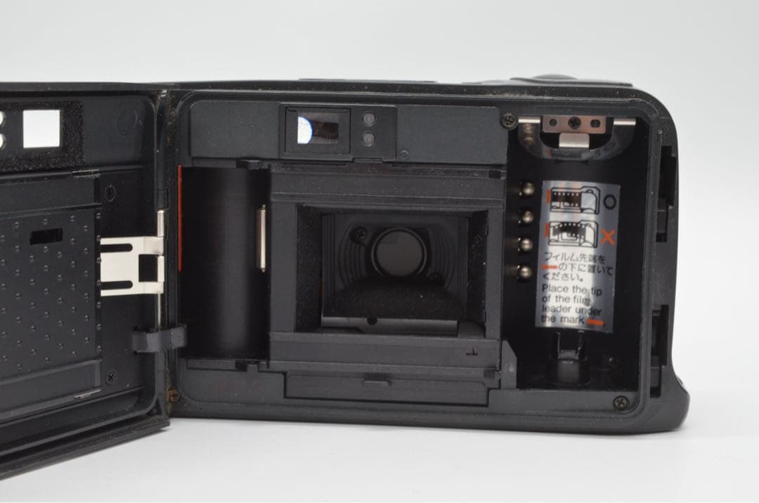 キョウセラ　KYOCERA Slim T コンパクトフィルムカメラ