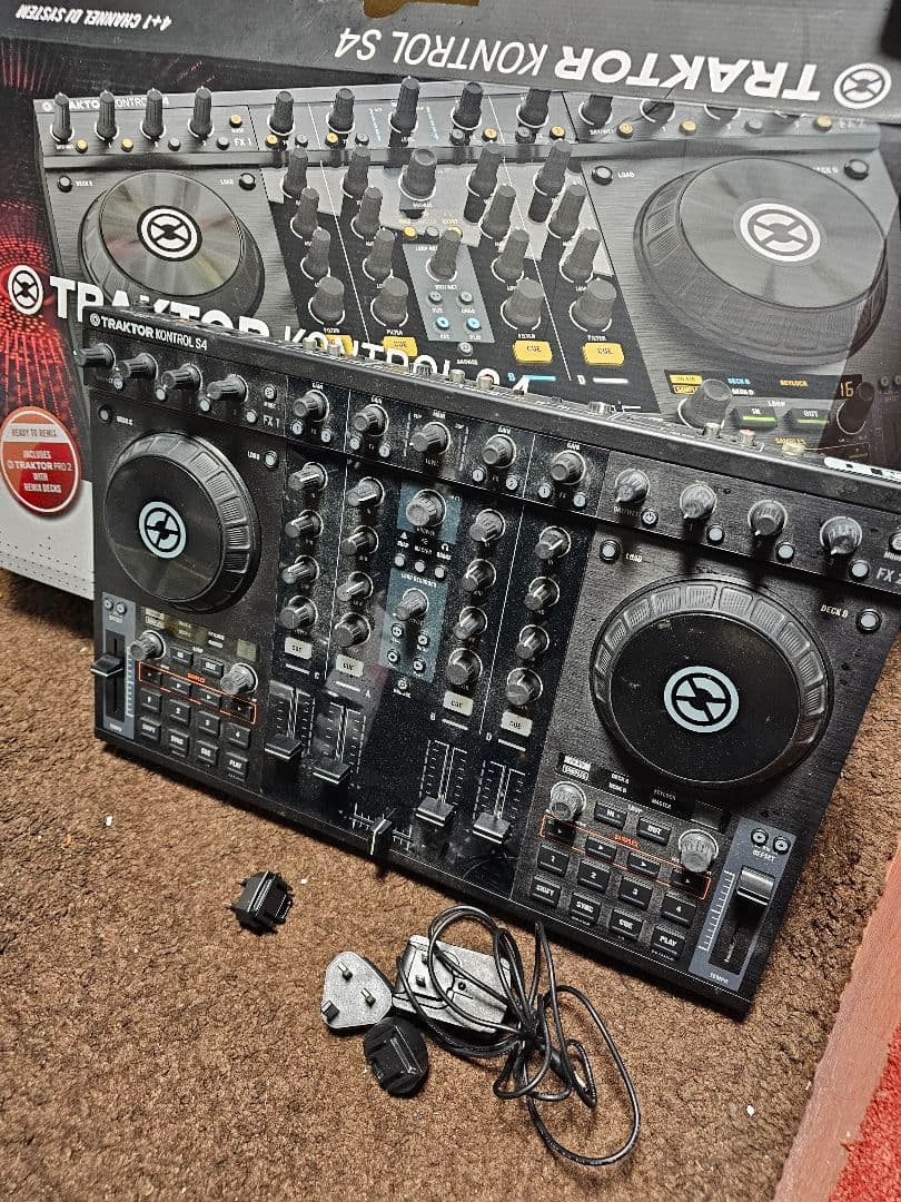 Ade様 NI Traktor KONTROL S4