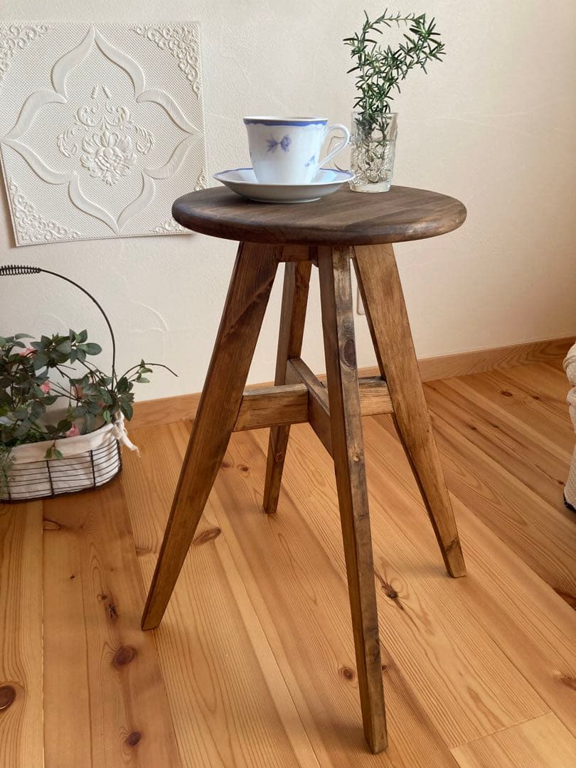 場所を取らないサイドテーブル