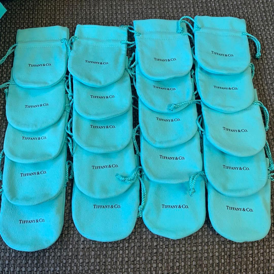 国内現行品　美品ティファニー巾着袋（7x9cm)20枚セット