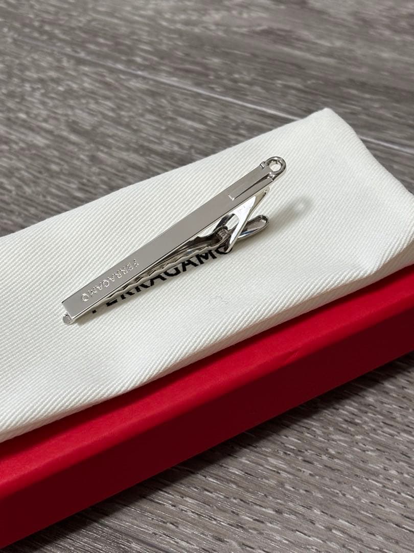 FERRAGAMO シルバー ネクタイピン