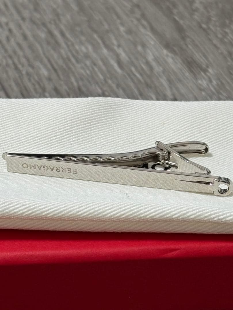 FERRAGAMO シルバー ネクタイピン