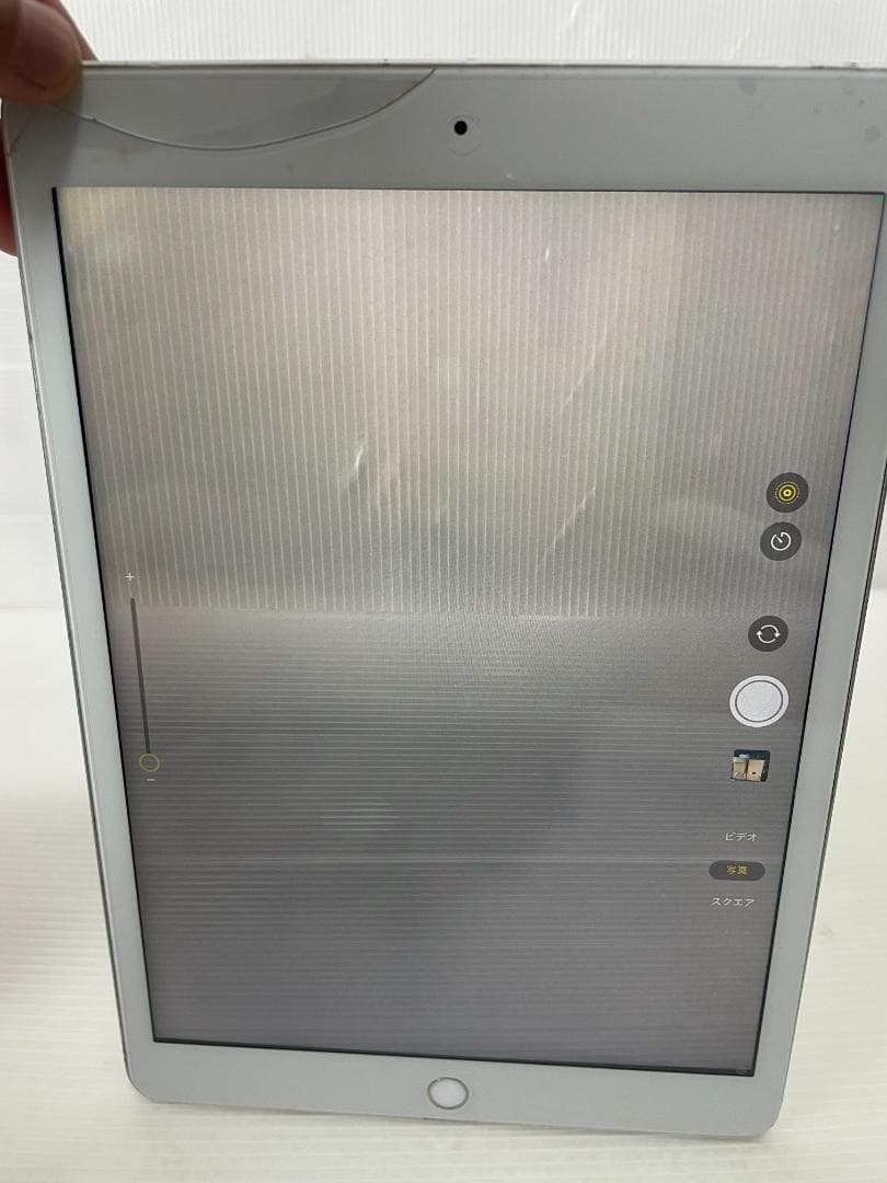 T*i様 ジャンク　IPAD　第８世代　MYMJ2J/A 難あり　インカメ破損