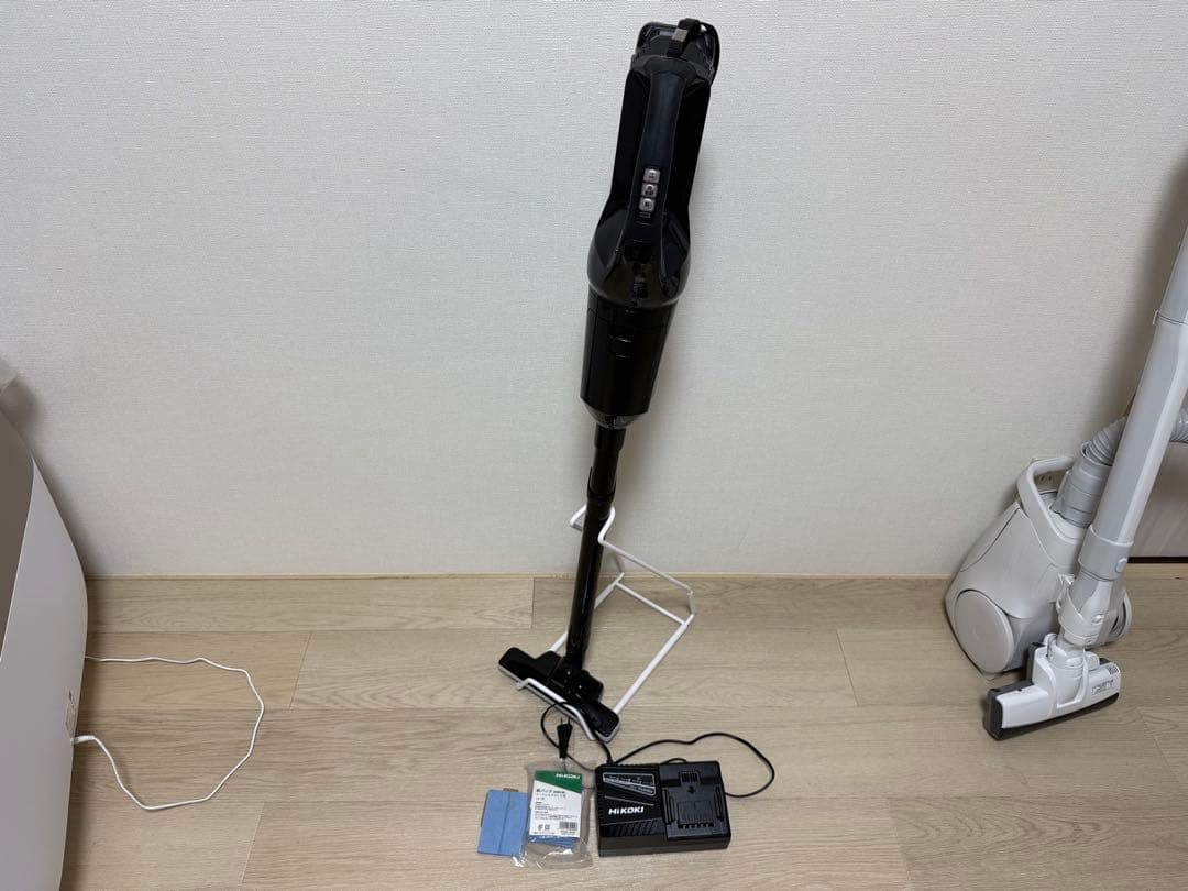 ハイコーキ 18Vコードレスクリーナー 紙パック式 ブラック 蓄電池・充電器付