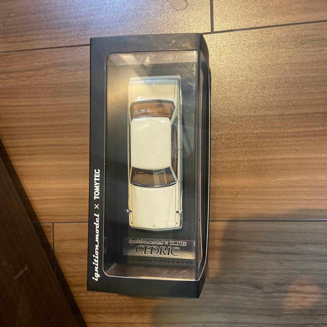 ignition model × TOMYTEC 日産セドリック　HT280E