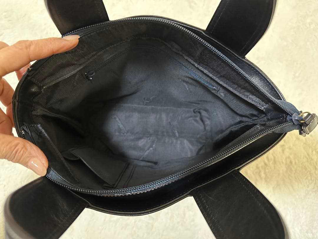 k キタムラ　レディースバック 黒 レザートートバッグ