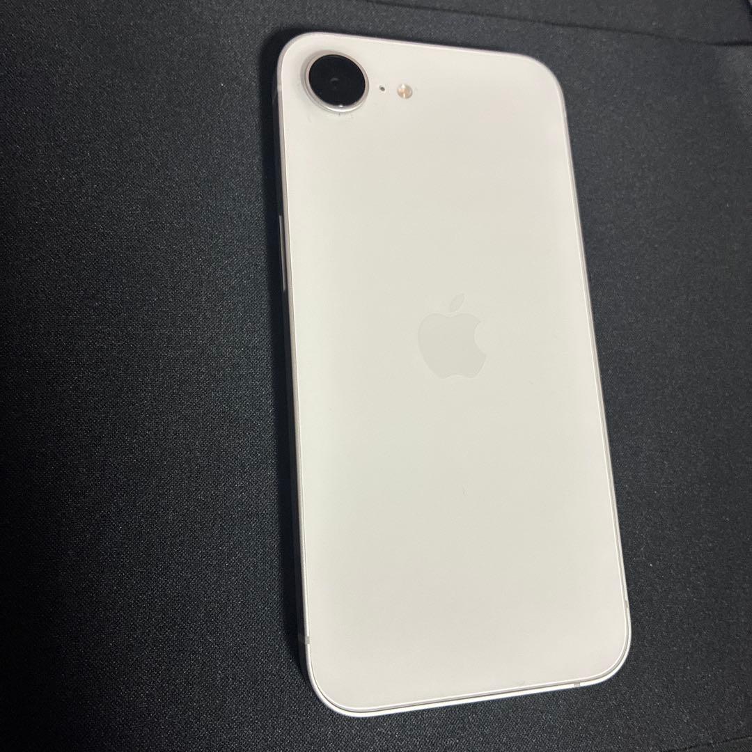 な*✨様 iPhone16e 128GB ホワイト SIMフリー IOS 26