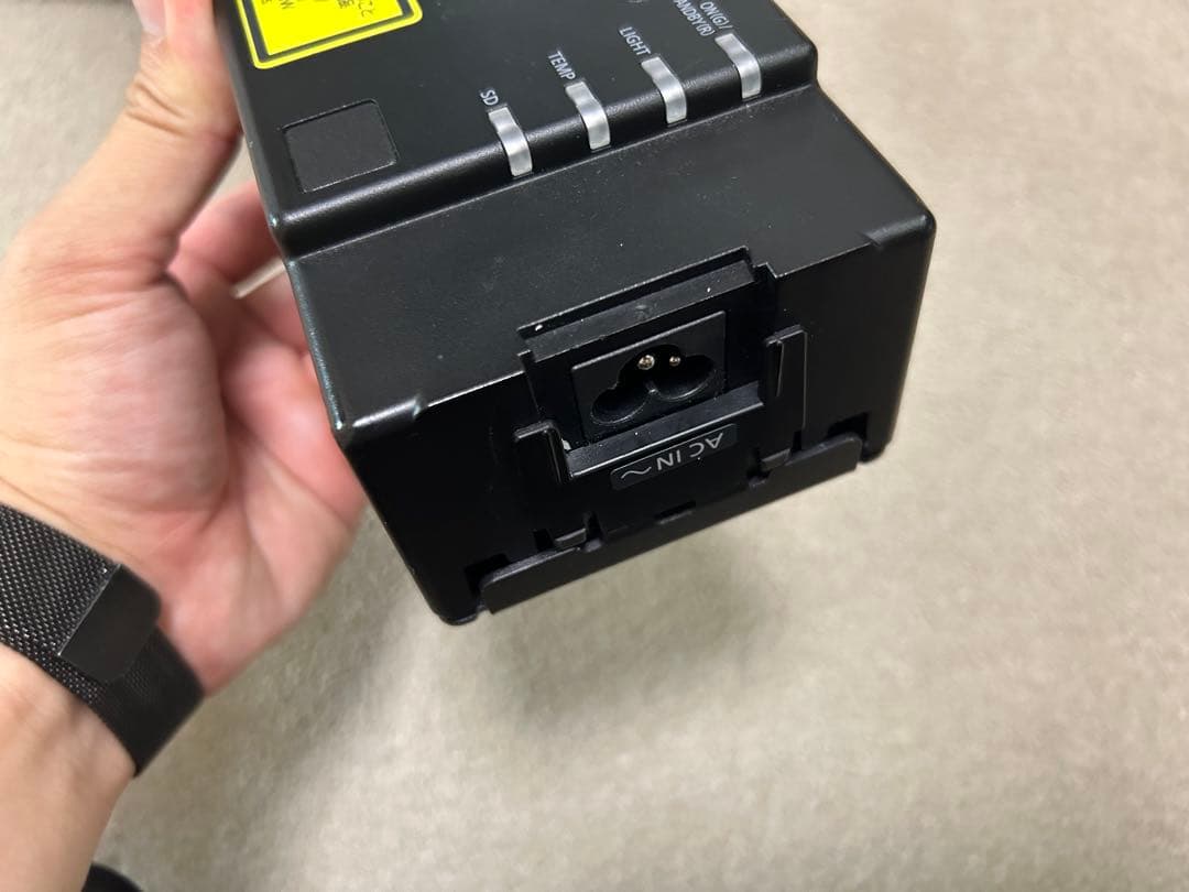 【中古美品】パナソニック　DLPプロジェクターNTN9100B 置型タイプ