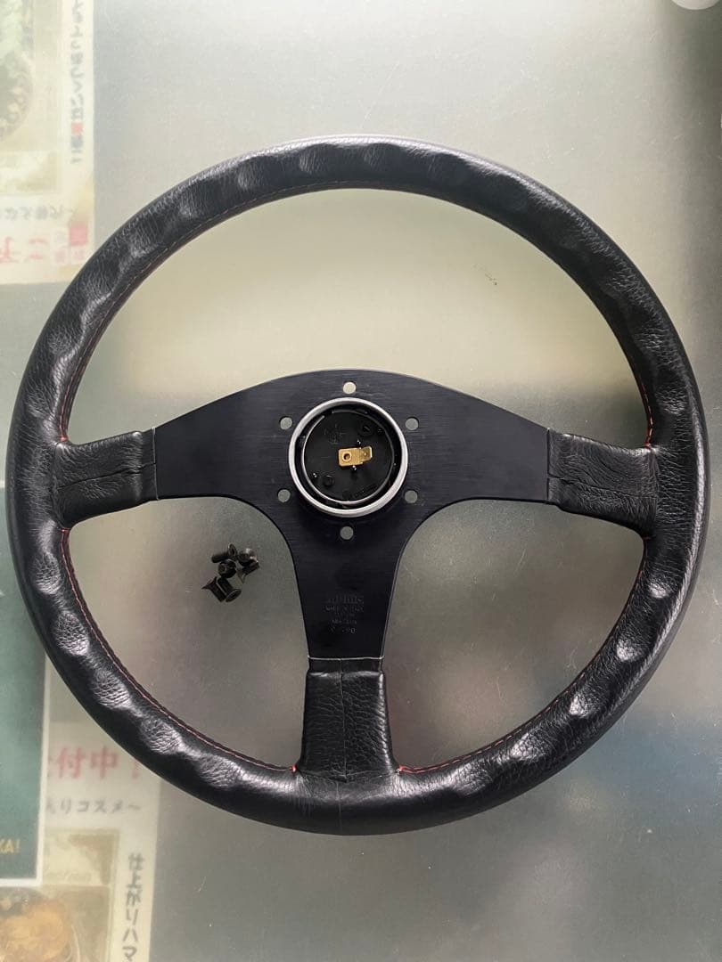 ラストセールmomoレザー製スポークステアリングTYP 035未使用品ビンテージ