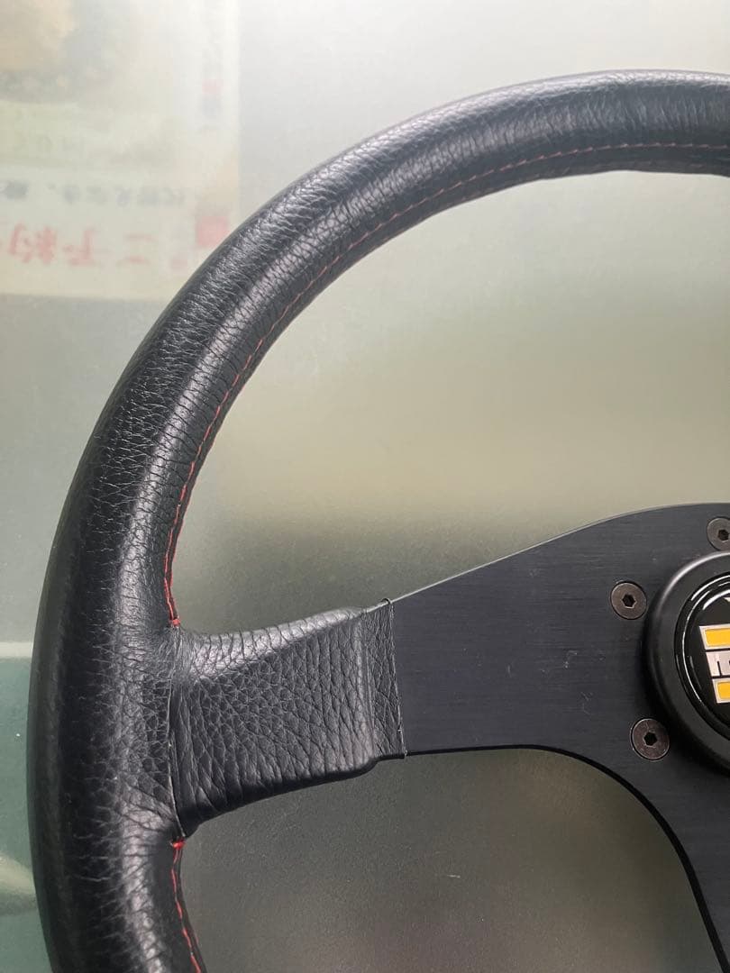 ラストセールmomoレザー製スポークステアリングTYP 035未使用品ビンテージ