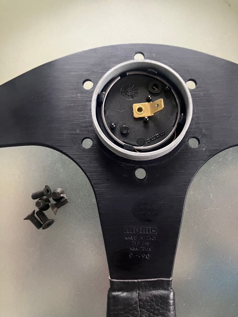 ラストセールmomoレザー製スポークステアリングTYP 035未使用品ビンテージ