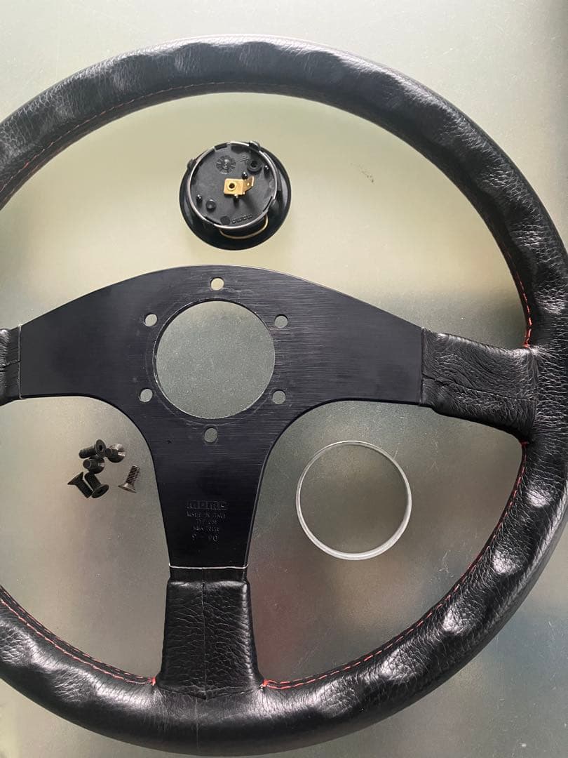 ラストセールmomoレザー製スポークステアリングTYP 035未使用品ビンテージ