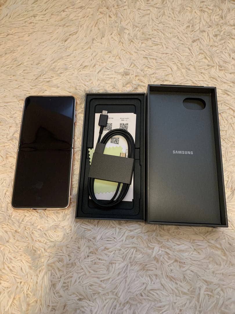 Samsung Galaxy Z Flip7 ミント ケース付き