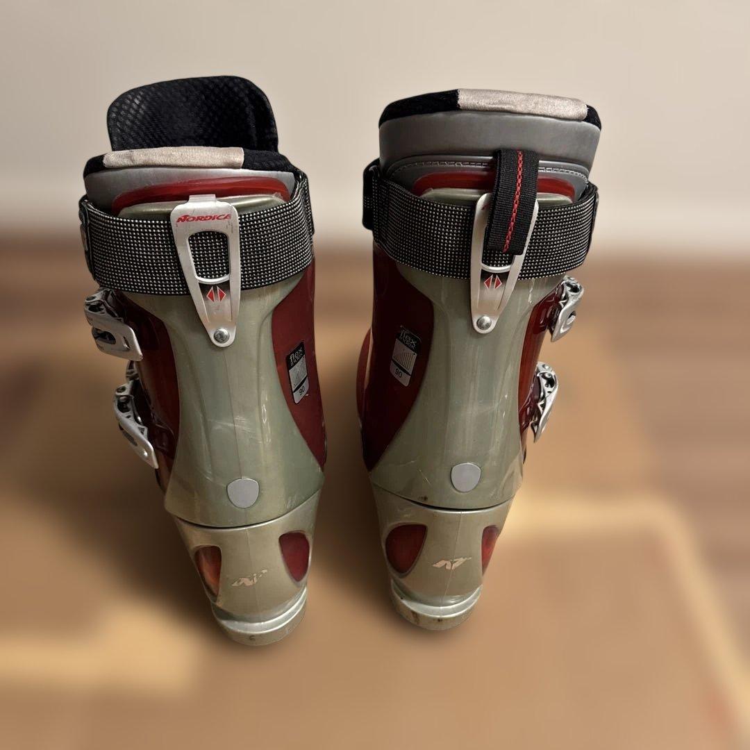 【ケース付き】28センチNordica スキーブーツ