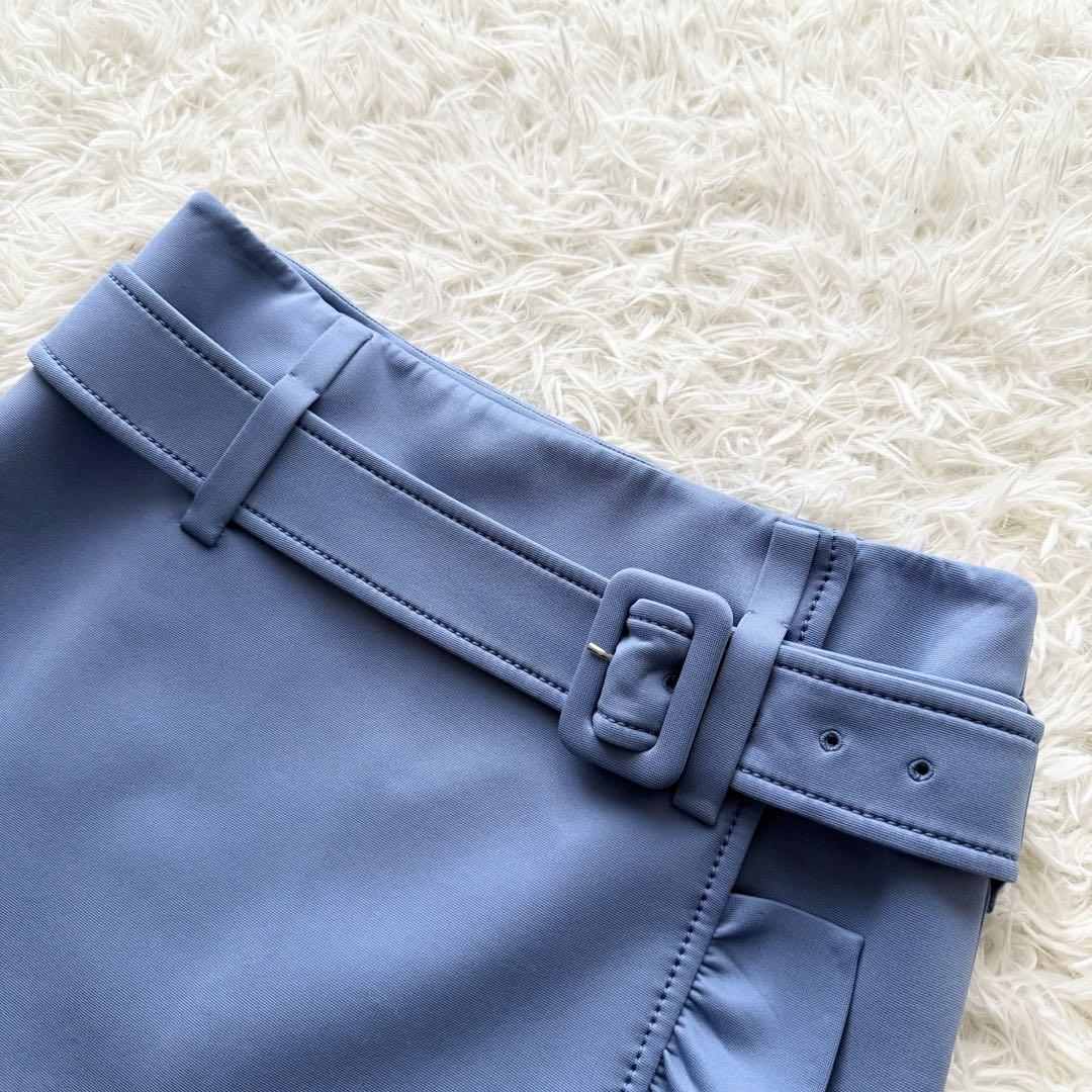 【プラダ】ミニスカート　フリル　青　サイズ40 ロゴ装飾　ベルト