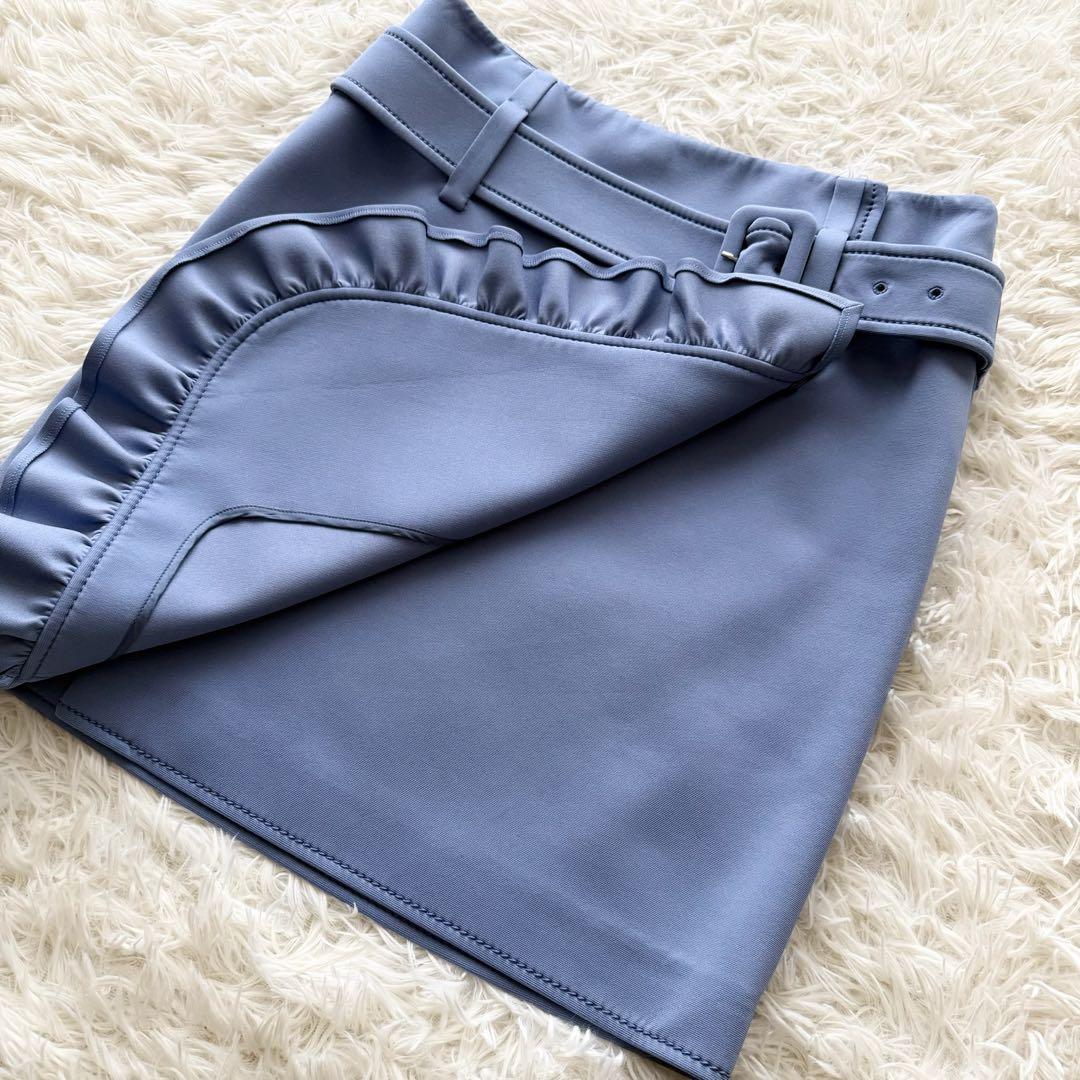 【プラダ】ミニスカート　フリル　青　サイズ40 ロゴ装飾　ベルト